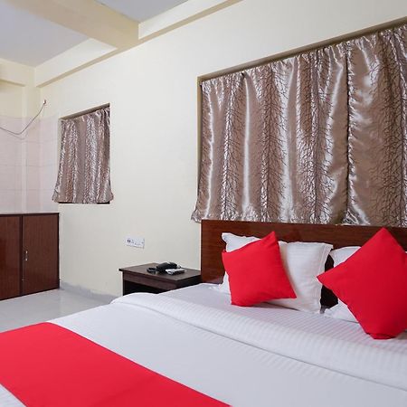 OYO 60891 Hotel Amaze Jādabpur Kültér fotó