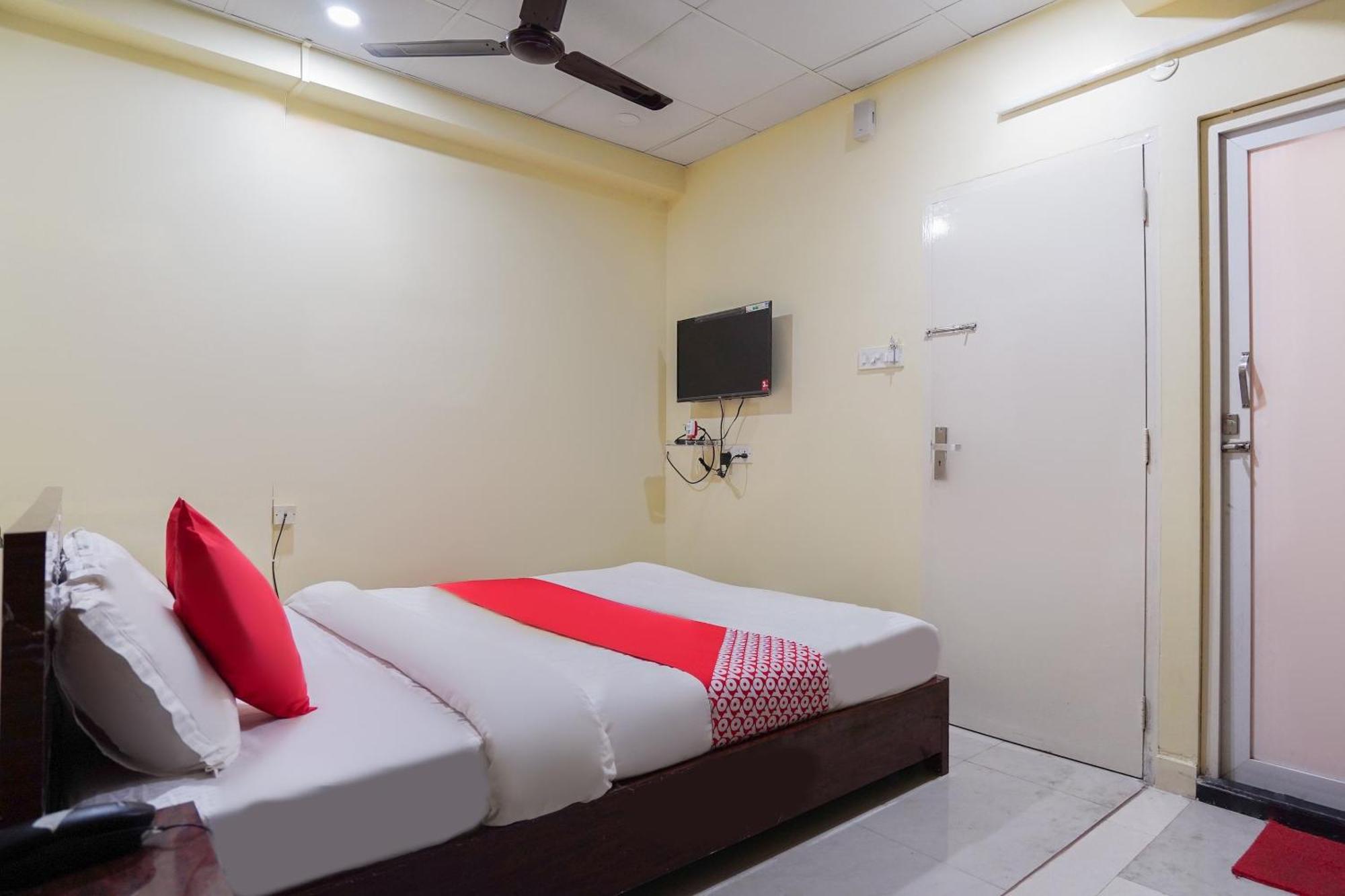 OYO 60891 Hotel Amaze Jādabpur Kültér fotó