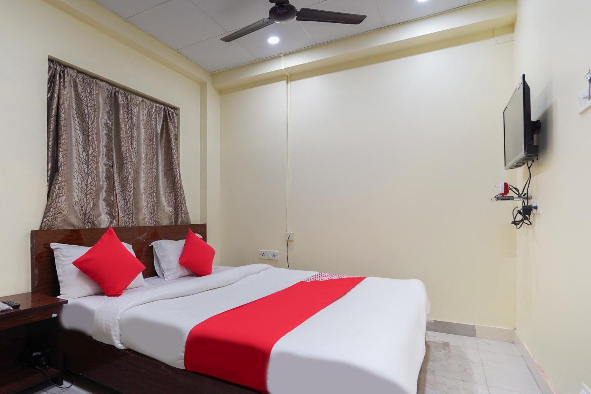 OYO 60891 Hotel Amaze Jādabpur Kültér fotó