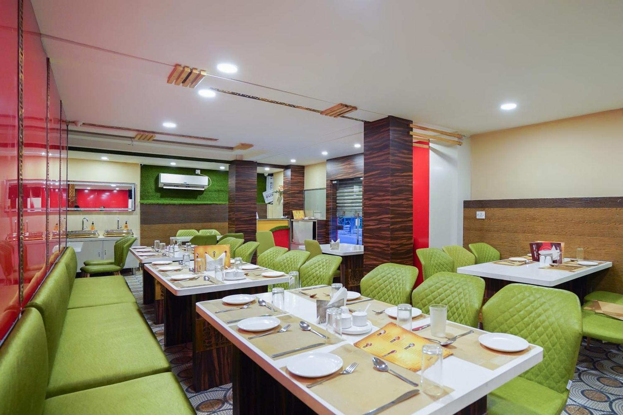 OYO 60891 Hotel Amaze Jādabpur Kültér fotó