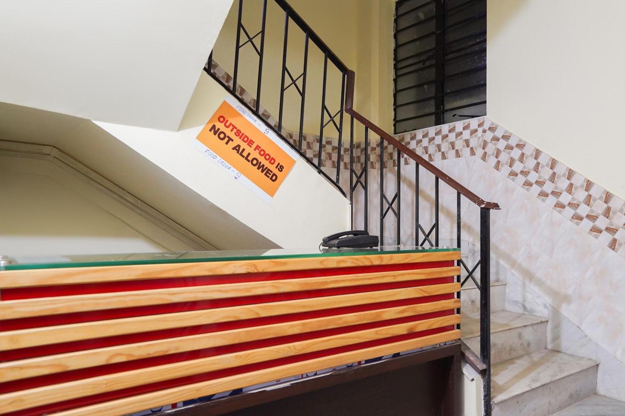OYO 60891 Hotel Amaze Jādabpur Kültér fotó